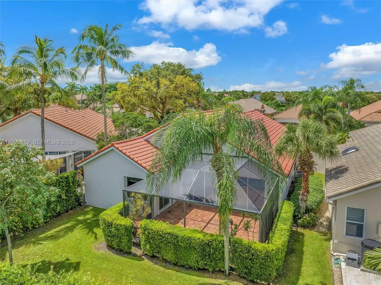 1545 W Lacosta Dr W, Pembroke Pines FL 33027 photo 4