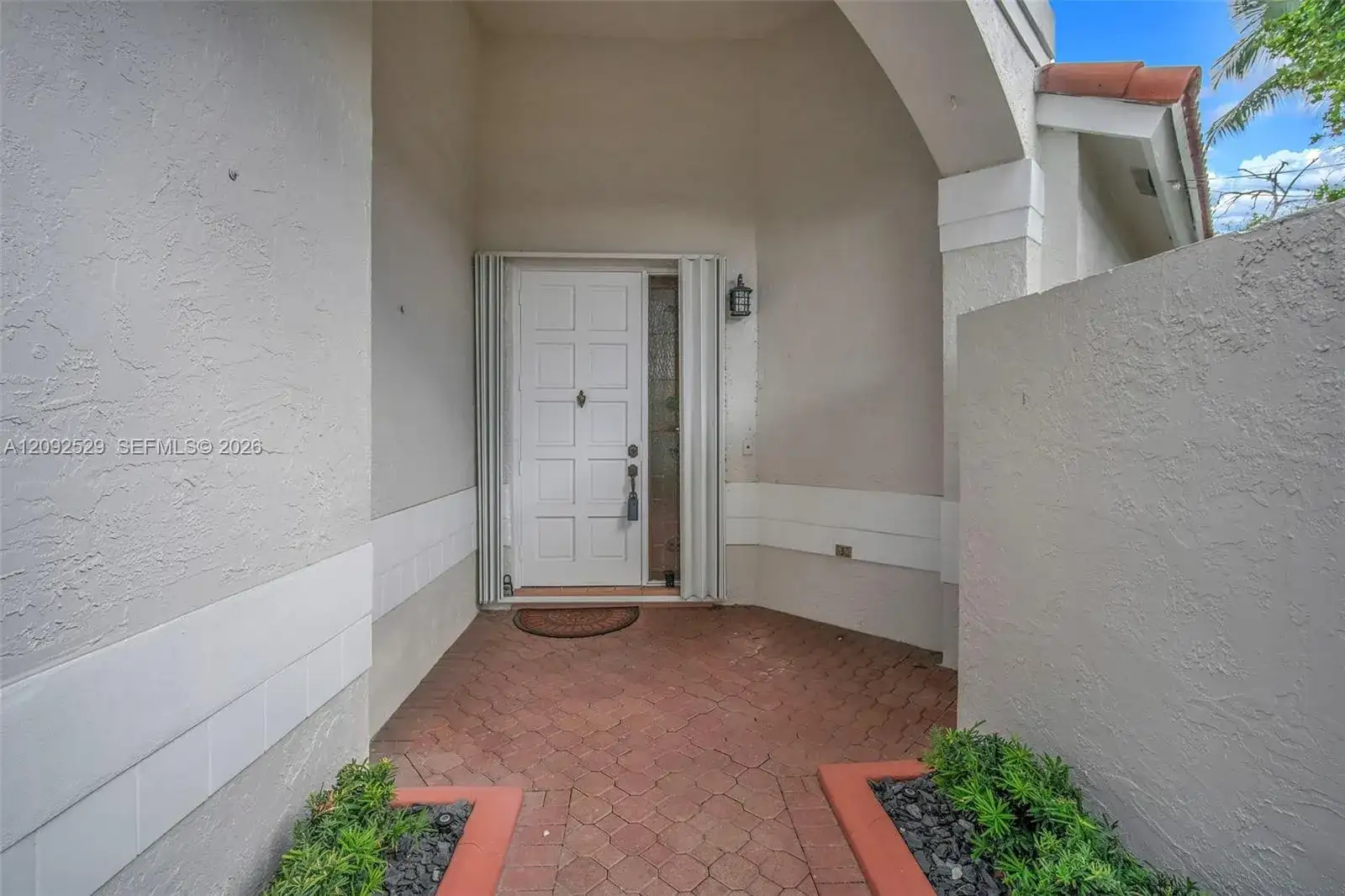 1545 W Lacosta Dr W, Pembroke Pines FL 33027 photo 5