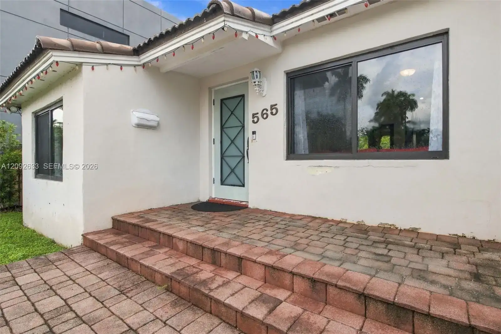 565 East Dr, Miami Springs FL 33166 photo 3