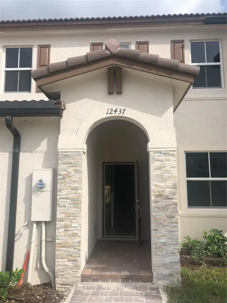 12437 NW 23rd Court, Miami FL 33167 photo 2