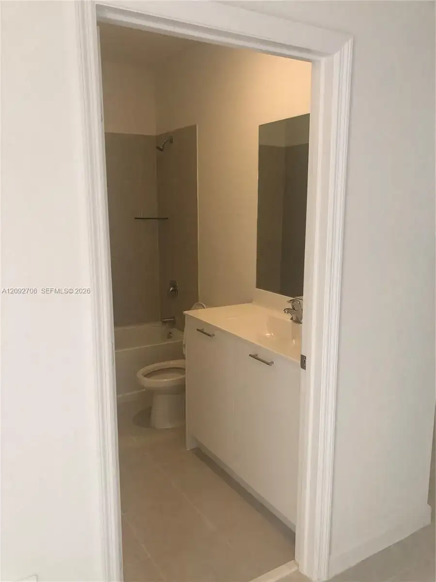 12437 NW 23rd Court, Miami FL 33167 photo 4