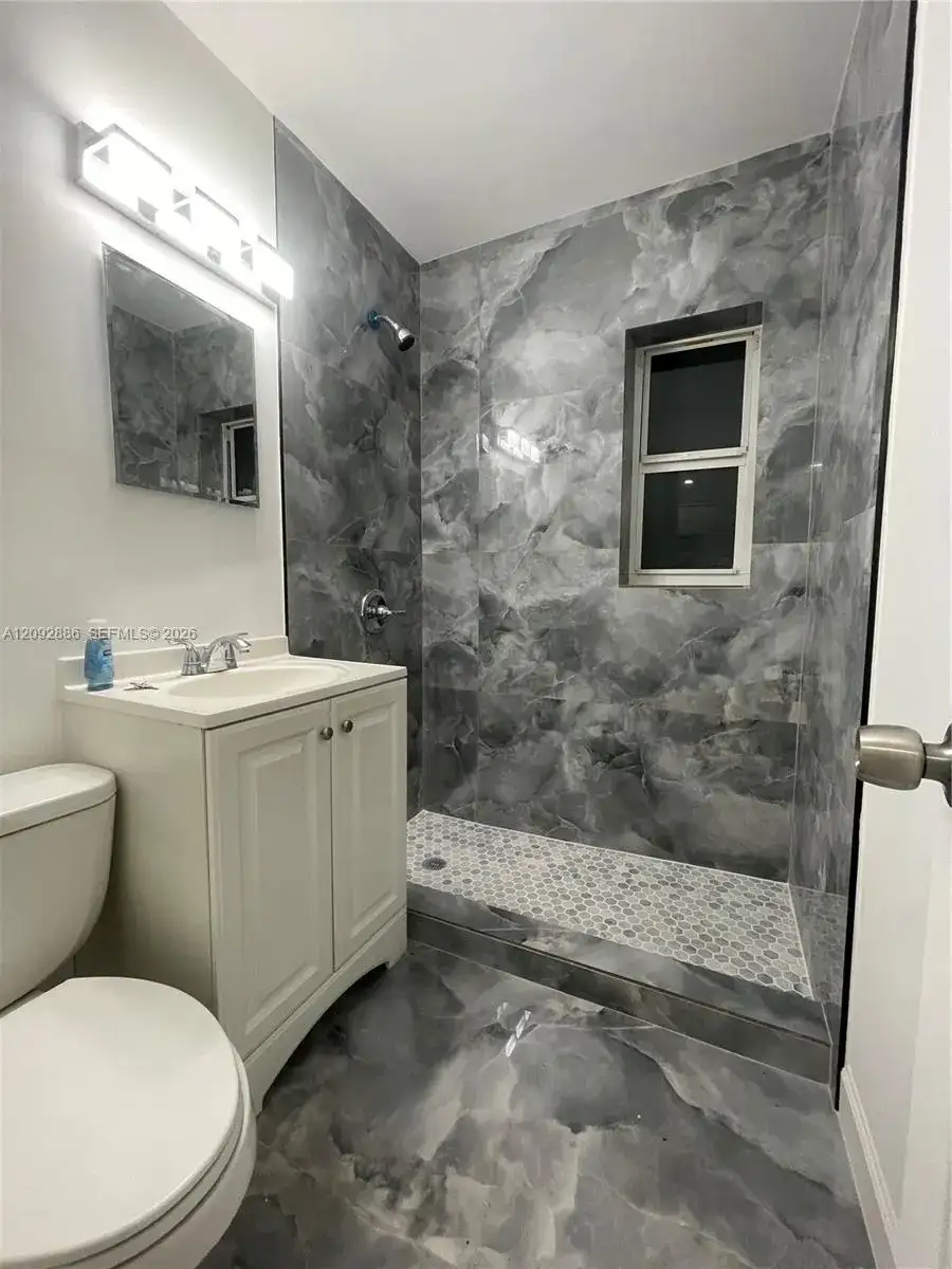 13845 NW 6th Ave, North Miami FL 33168 photo 2