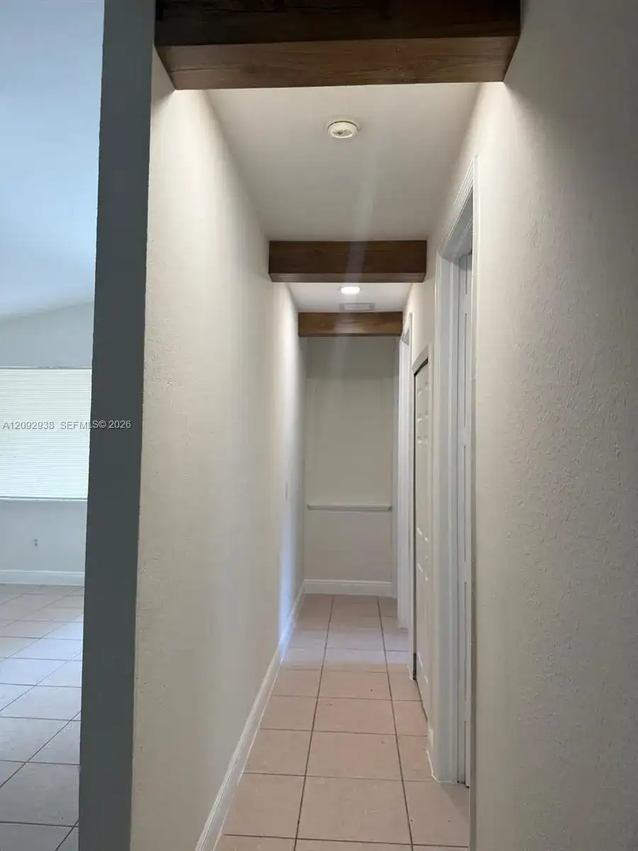 372 SW 2nd St, Florida City FL 33034 photo 3