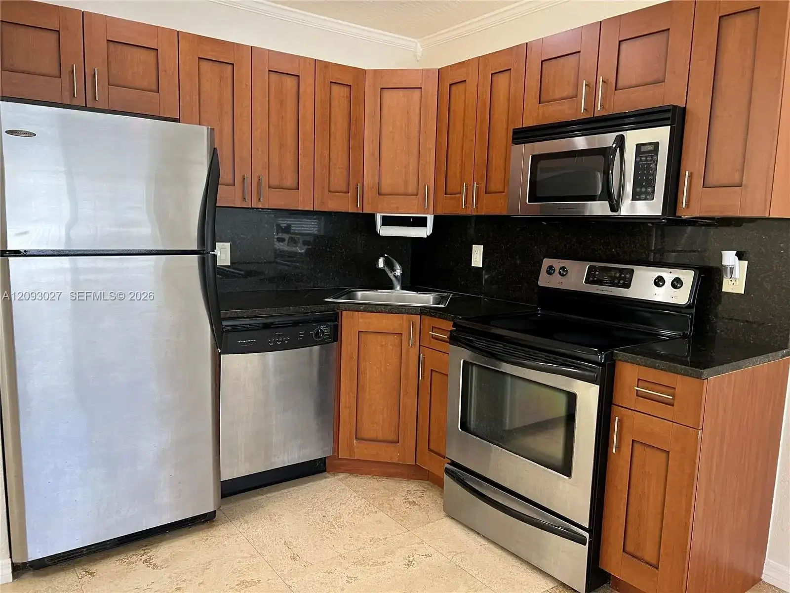 1872 NE 46th St # D4, Fort Lauderdale FL 33308 photo 3