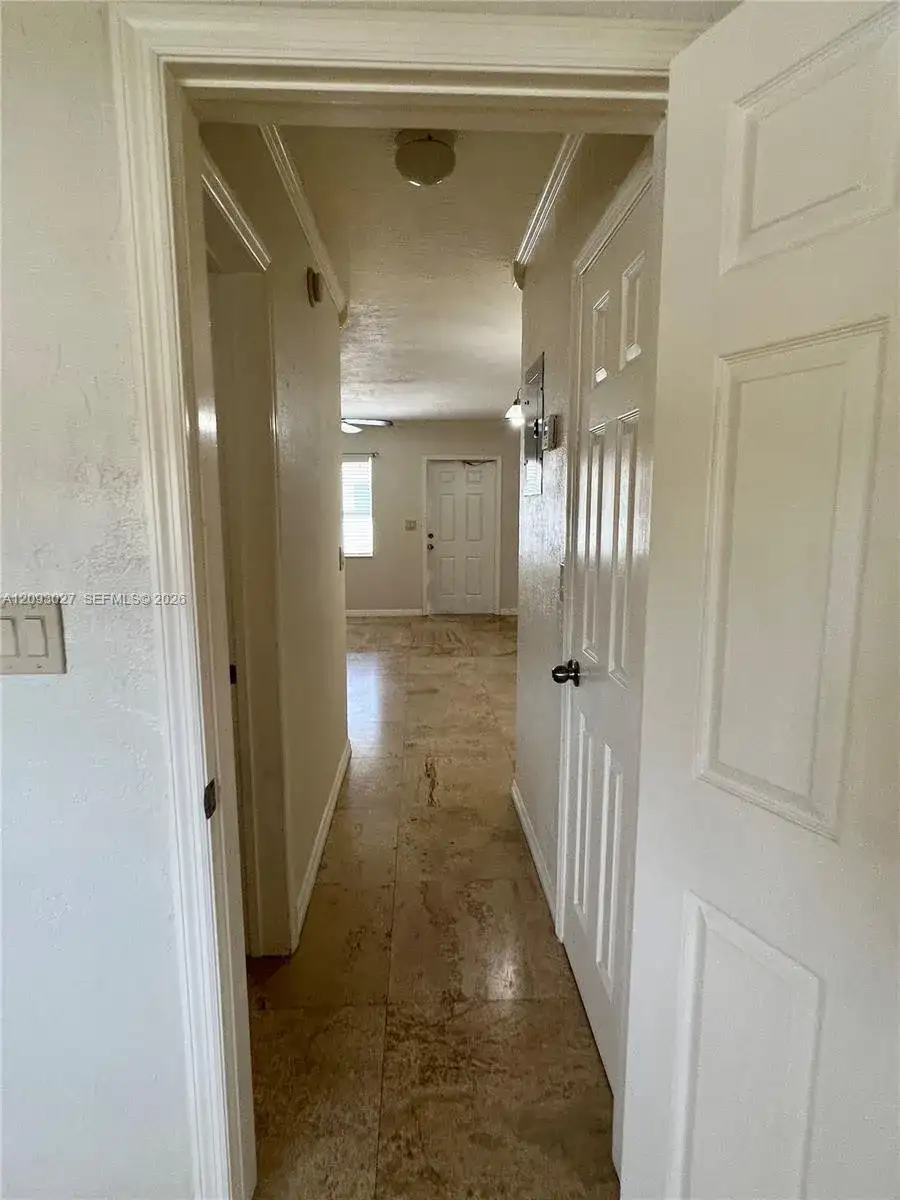 1872 NE 46th St # D4, Fort Lauderdale FL 33308 photo 4