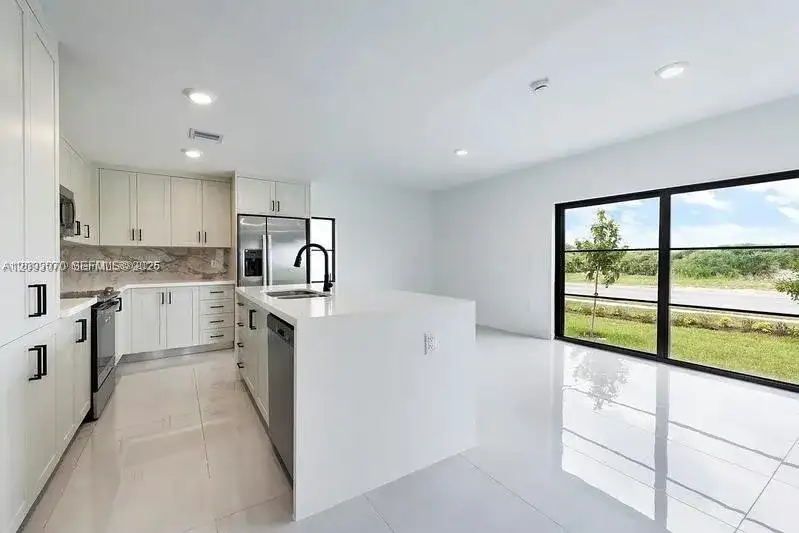1373 NW 1st St, Florida City FL 33034 photo 3