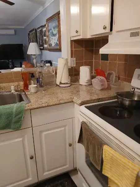17001 NE 13th Ave # 203, Miami FL 33162 photo 2