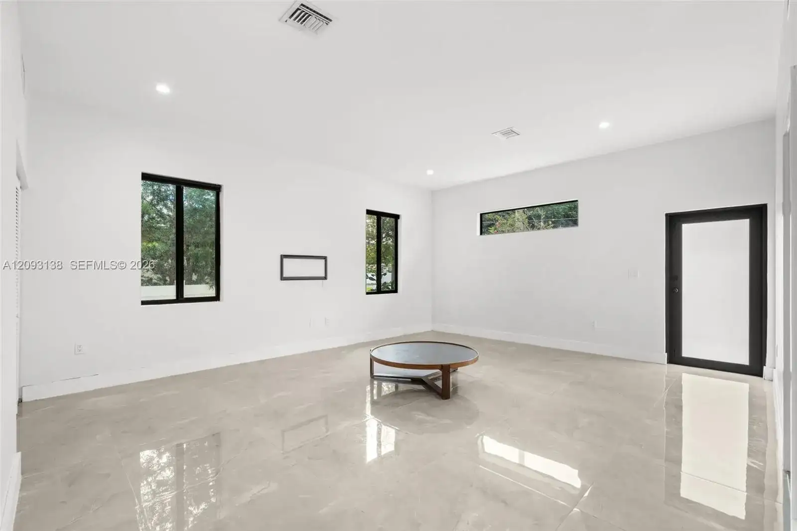 808 NW 5th Ter, Hallandale Beach FL 33009 photo 3