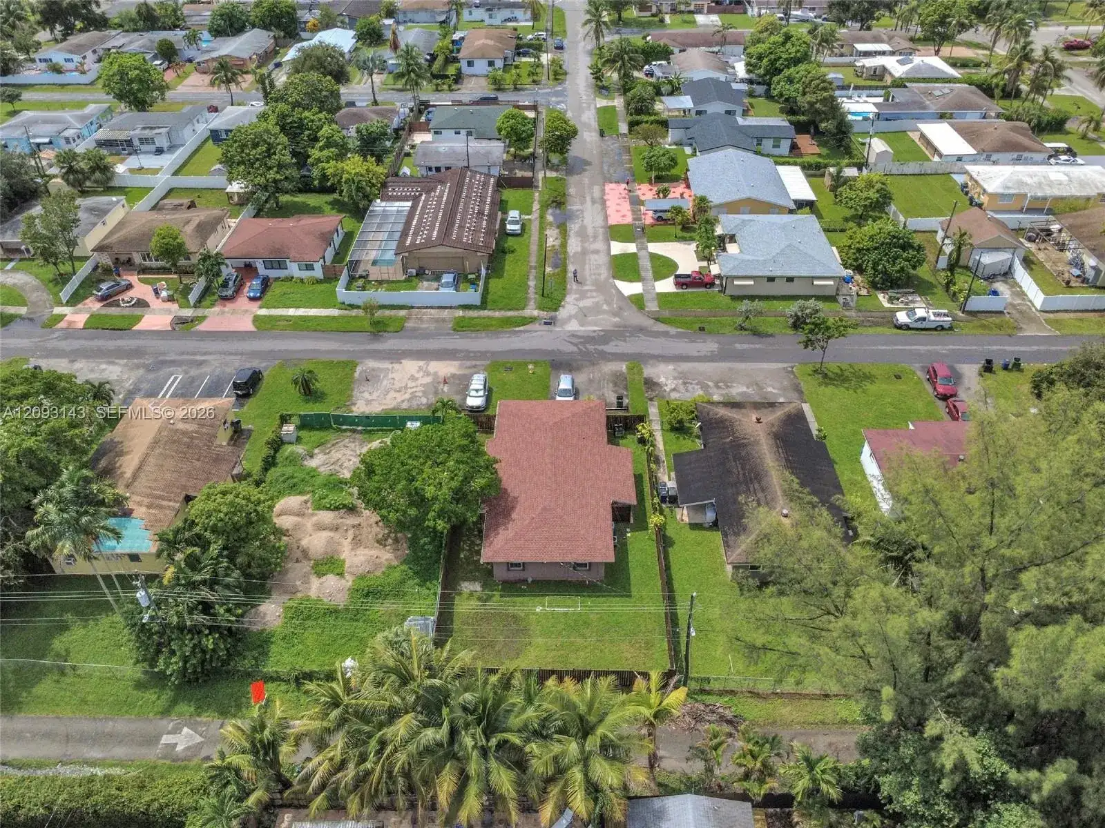 401 SW 4th Ter, Hallandale Beach FL 33009 photo 2