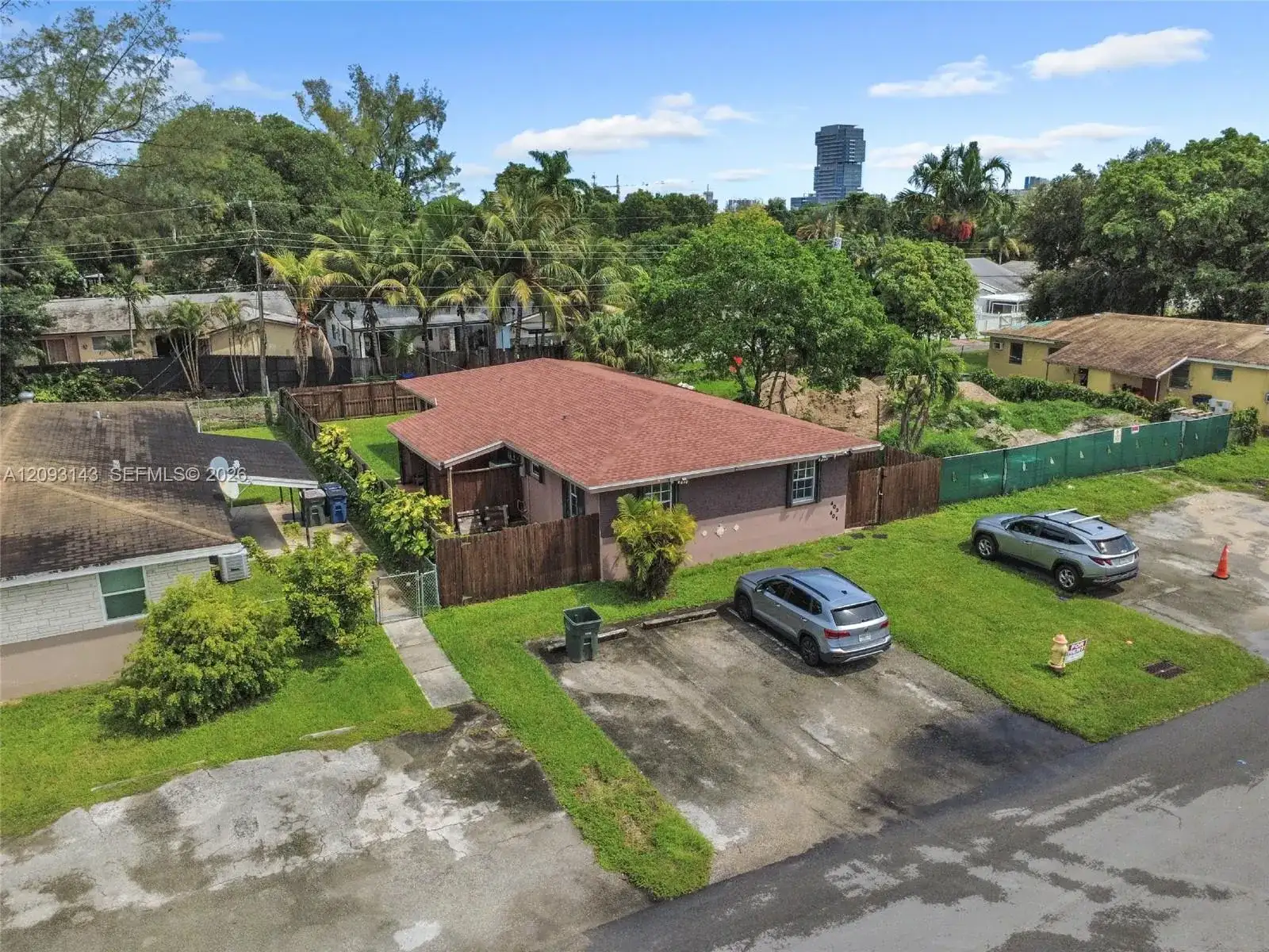 401 SW 4th Ter, Hallandale Beach FL 33009 photo 4