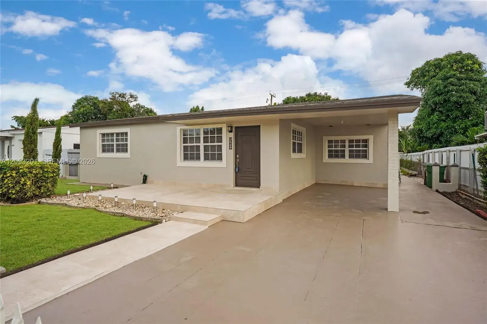 1250 W 34th St, Hialeah FL 33012 photo 2