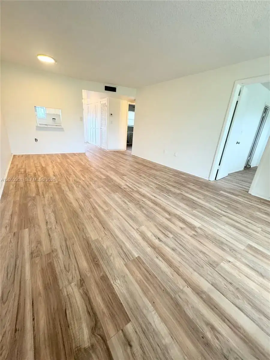 8500 Sunrise Lakes Blvd # 103, Sunrise FL 33322 photo 3