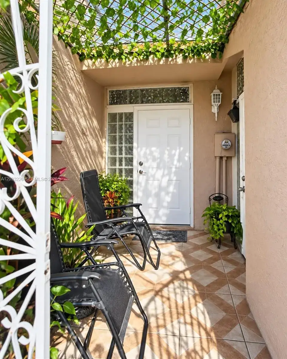 1145 W 42nd St # 26, Hialeah FL 33012 photo 2