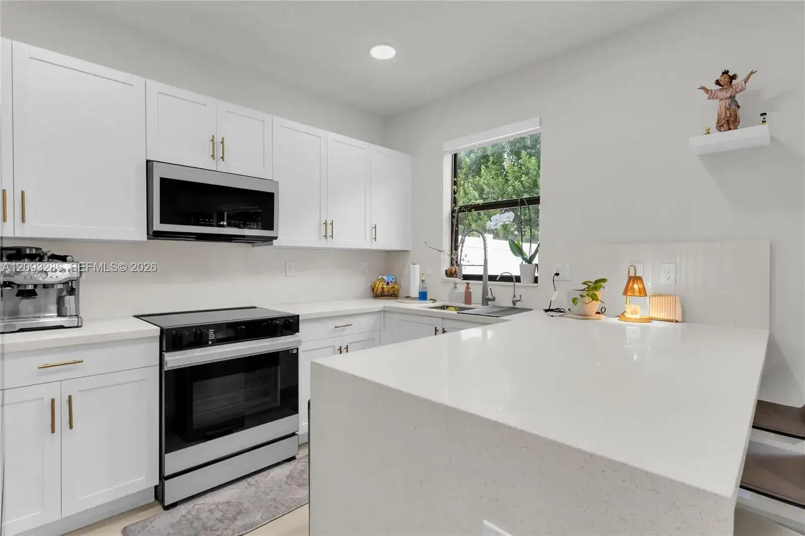 11127 W 32nd Ln, Hialeah FL 33018 photo 4