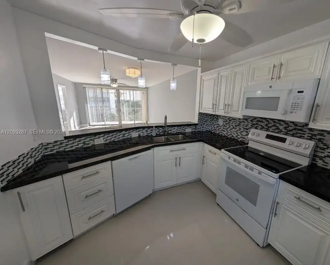 1750 NE 191st St # 3, Miami FL 33179 photo 2