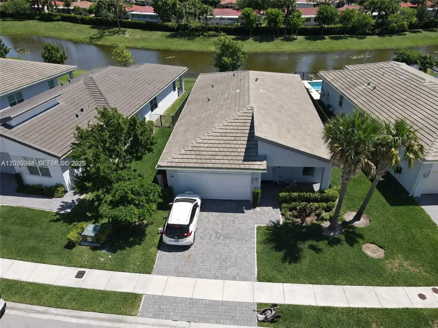 4242 Rosa Dr, Deerfield Beach FL 33064 photo 2