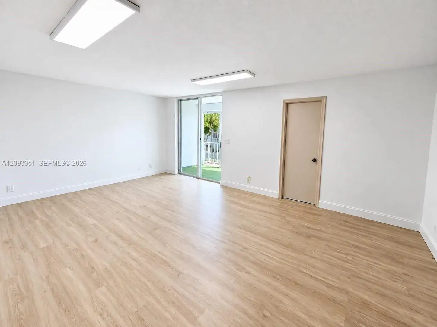 712 NE 26th Ave, Hallandale Beach FL 33009 photo 5