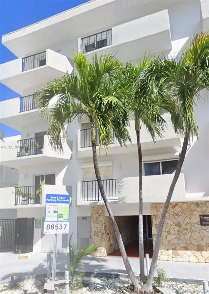 6965 Harding Ave # 305, Miami Beach FL 33141 photo 4