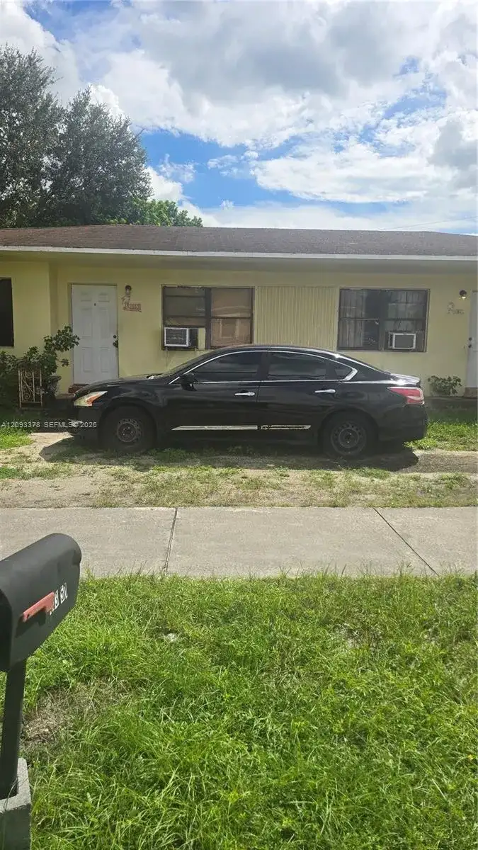 11351 NW 11th Ave, Miami FL 33168 photo 4