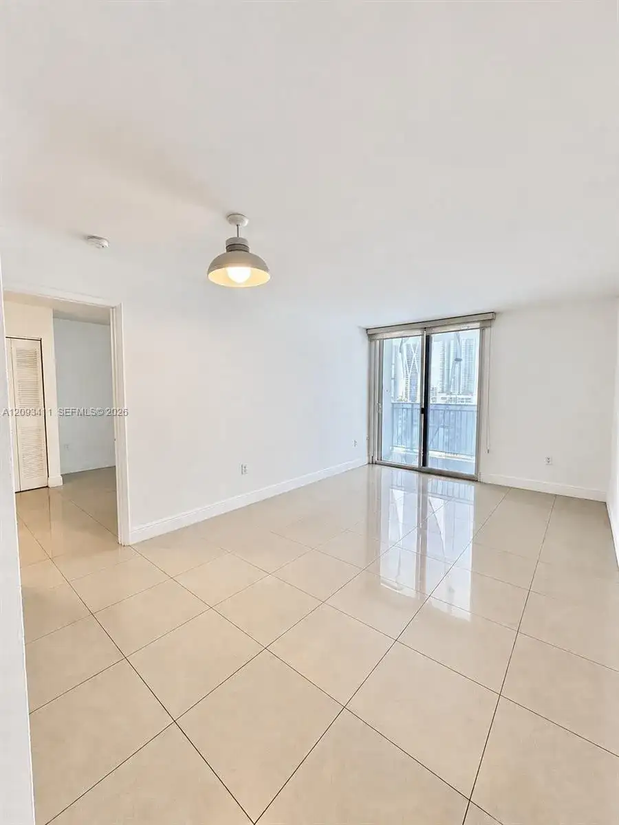 850 N Miami Ave # 2002, Miami FL 33136 photo 4