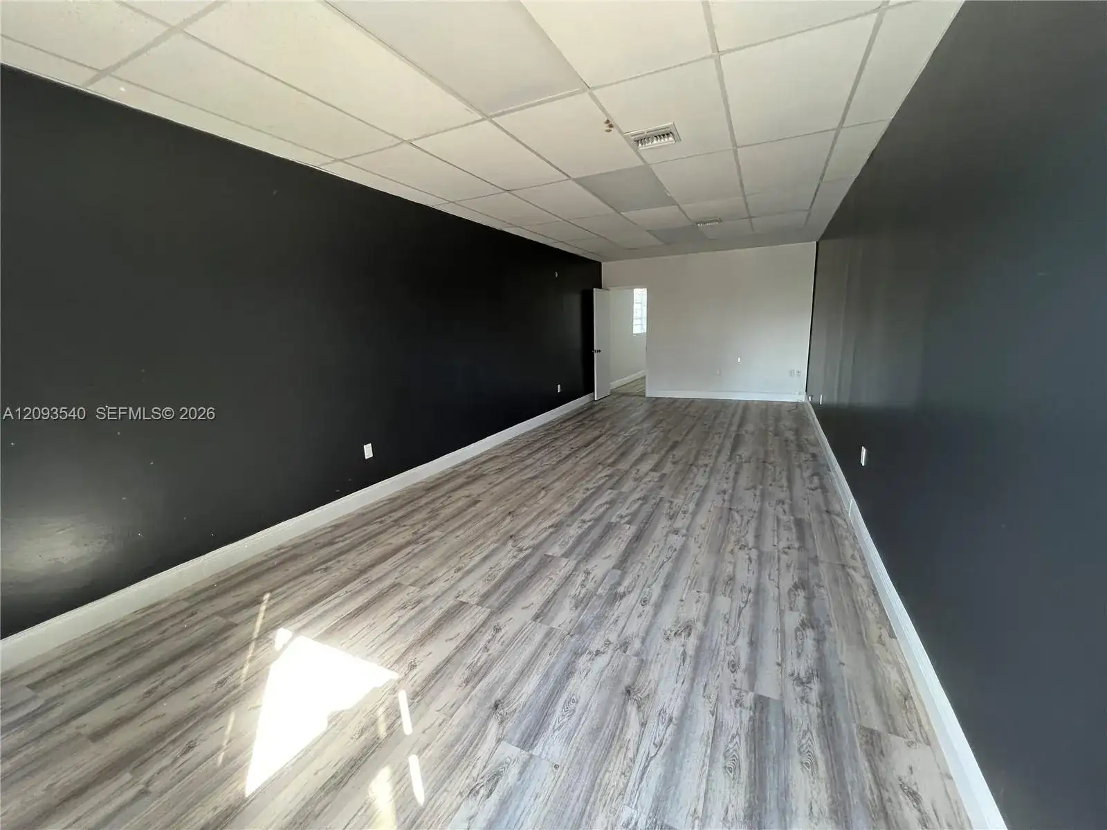 10527 SW 40th St, Miami FL 33165 photo 5