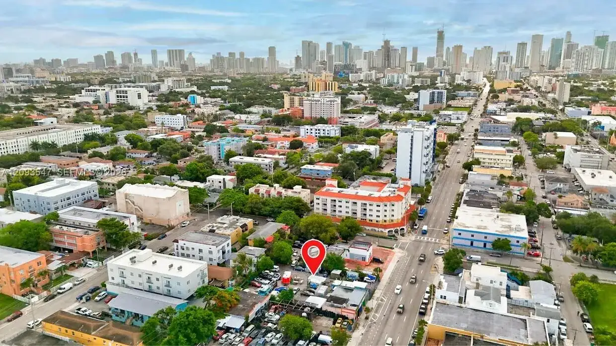1527 W Flagler St, Miami FL 33135 photo 2