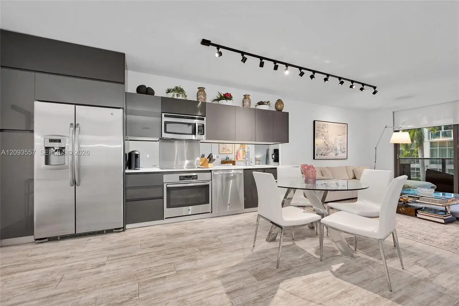 31 SE 6th St # 304, Miami FL 33131 photo 3
