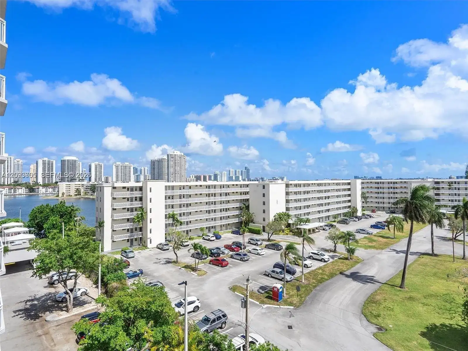 18021 Biscayne Blvd # 603, Aventura FL 33160 photo 2