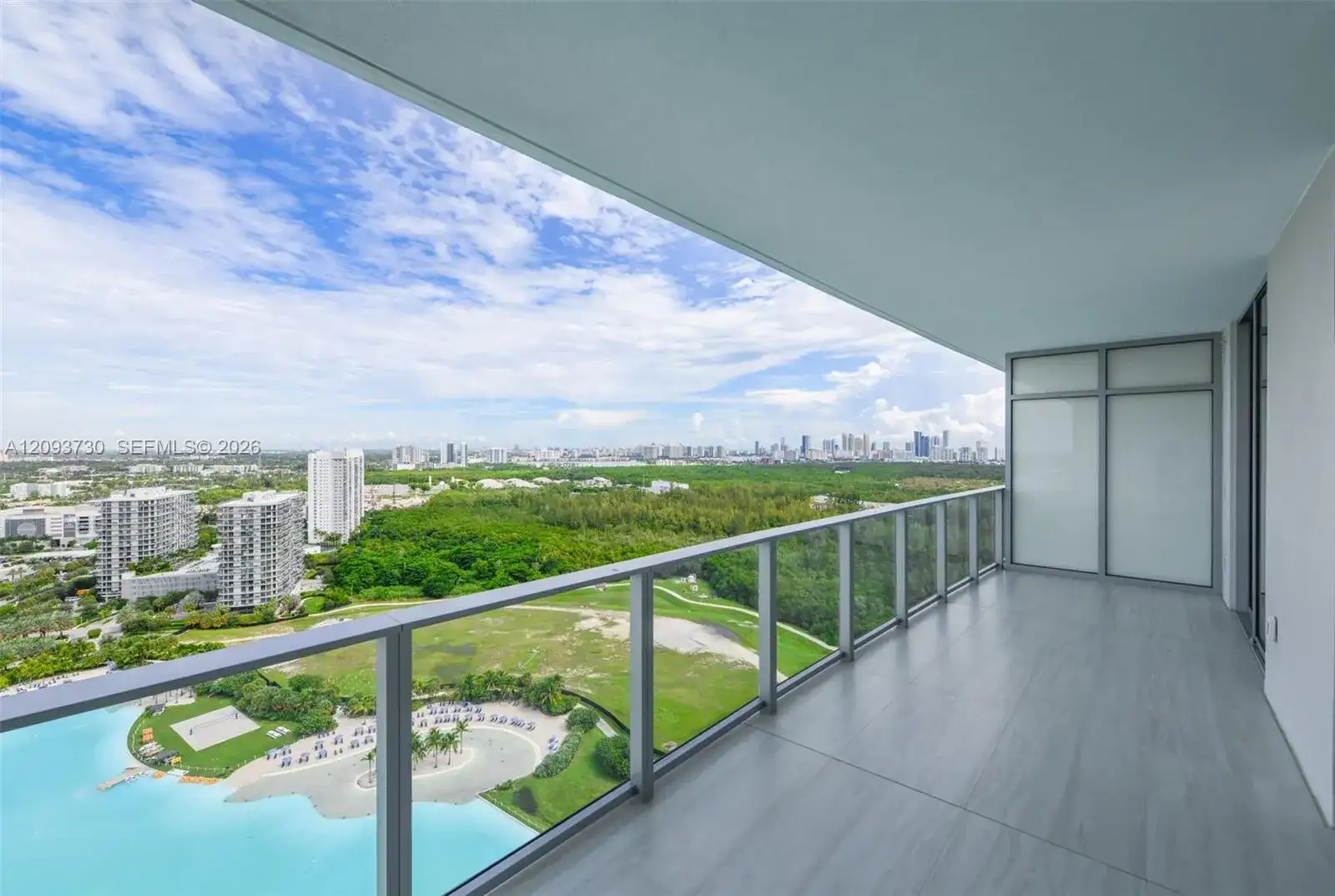 2411 Laguna Circle # 2707, North Miami FL 33181 photo 2
