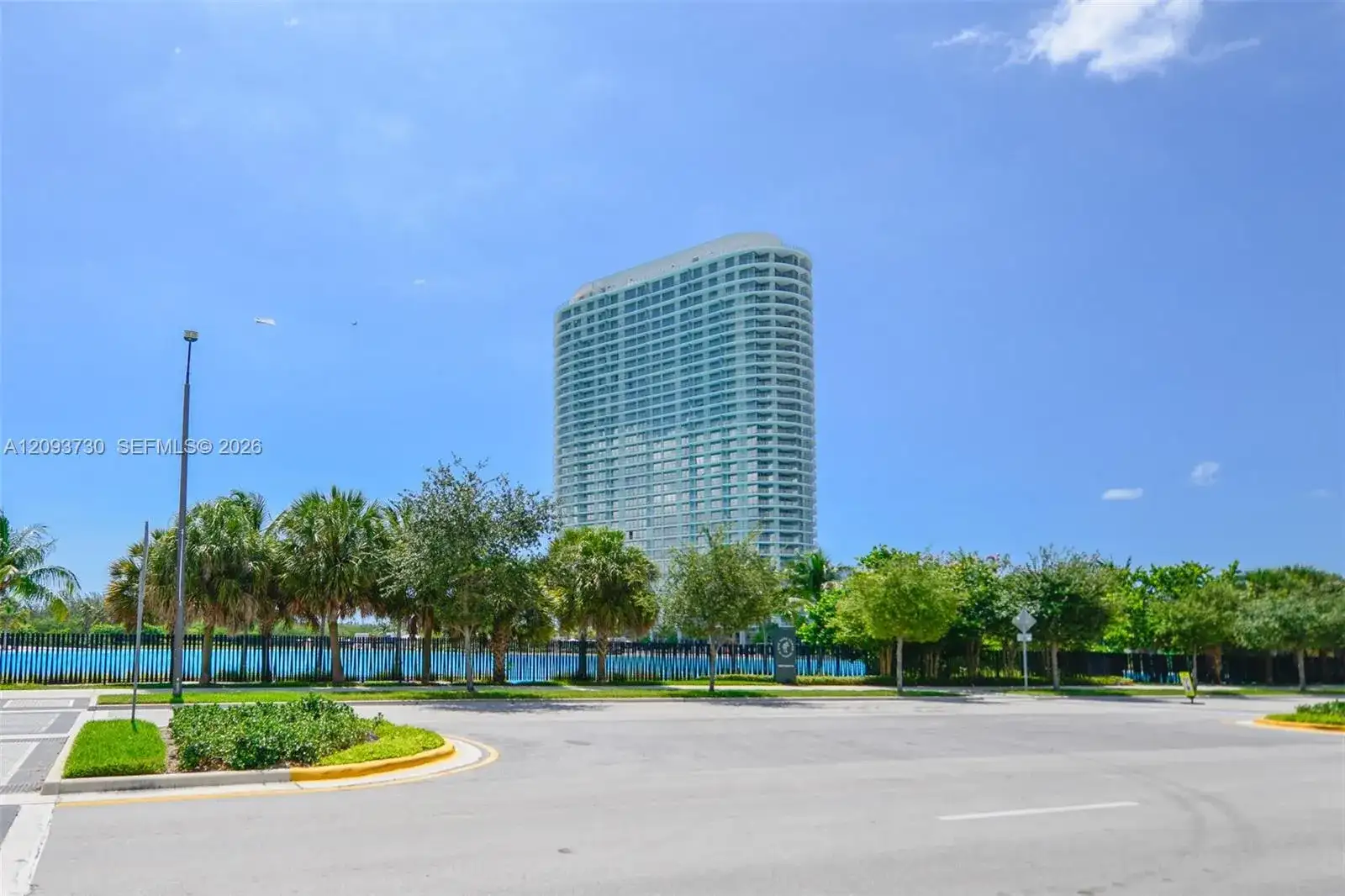 2411 Laguna Circle # 2707, North Miami FL 33181 photo 5