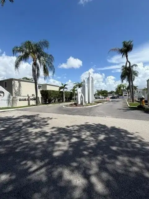 4590 SW 68th Ct Cir # 8, Miami FL 33155 photo 2