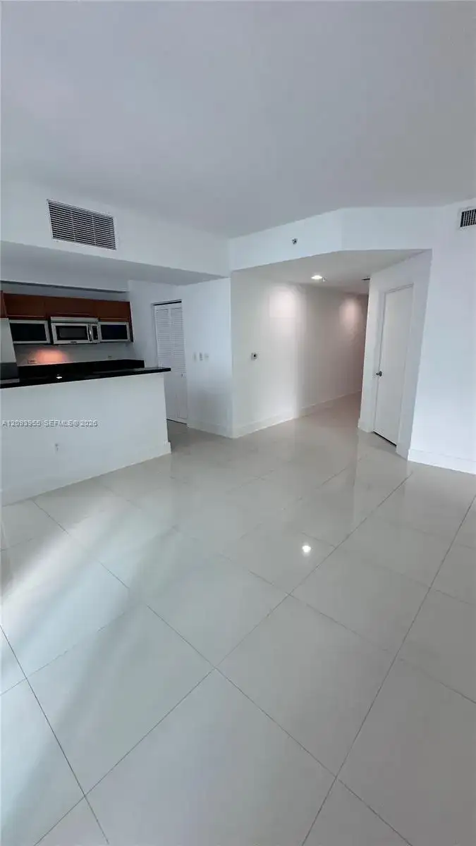 244 Biscayne Blvd # 1608, Miami FL 33132 photo 4