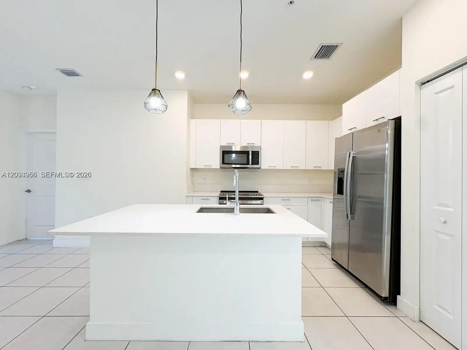 8167 NW 41st St # 206, Doral FL 33166 photo 3