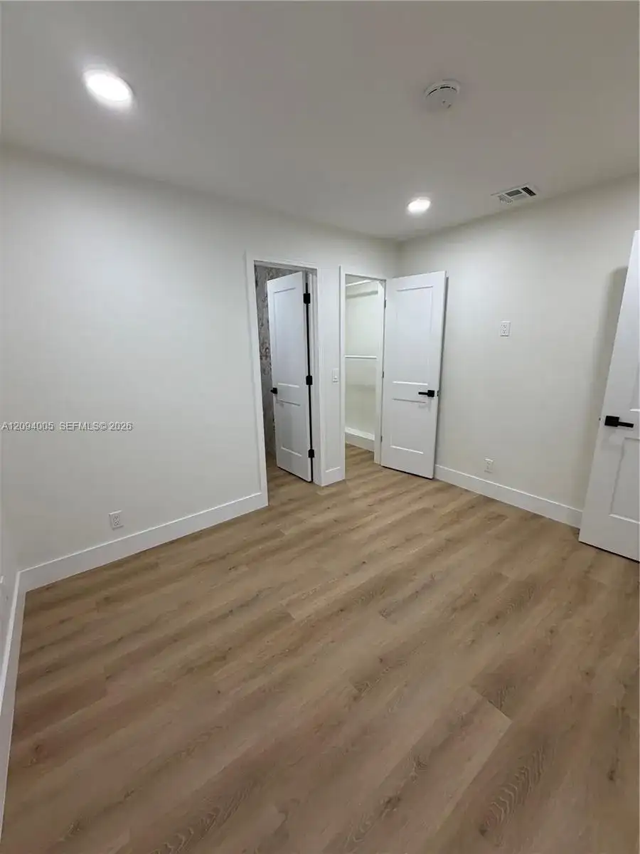 708 SW 7th Ave, Hallandale Beach FL 33009 photo 5