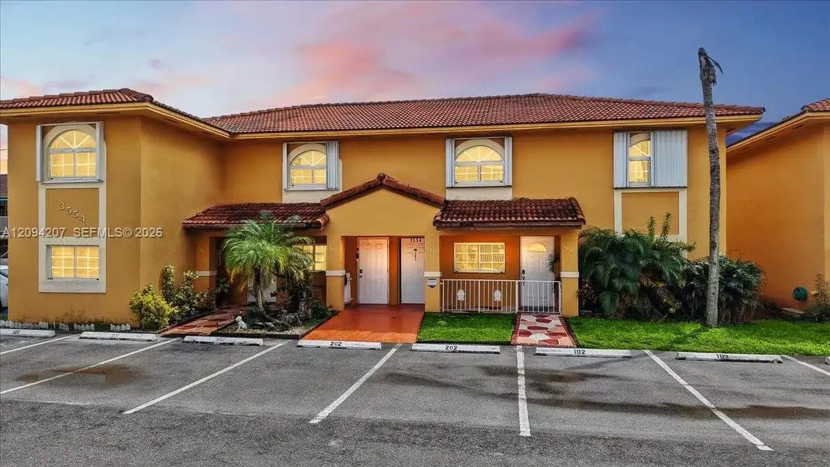 3554 W 80th St, Hialeah FL 33018 photo 2