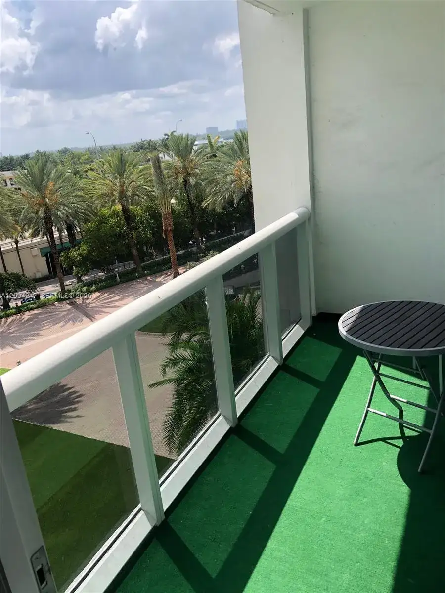 10275 Collins Ave # 427, Bal Harbour FL 33154 photo 2