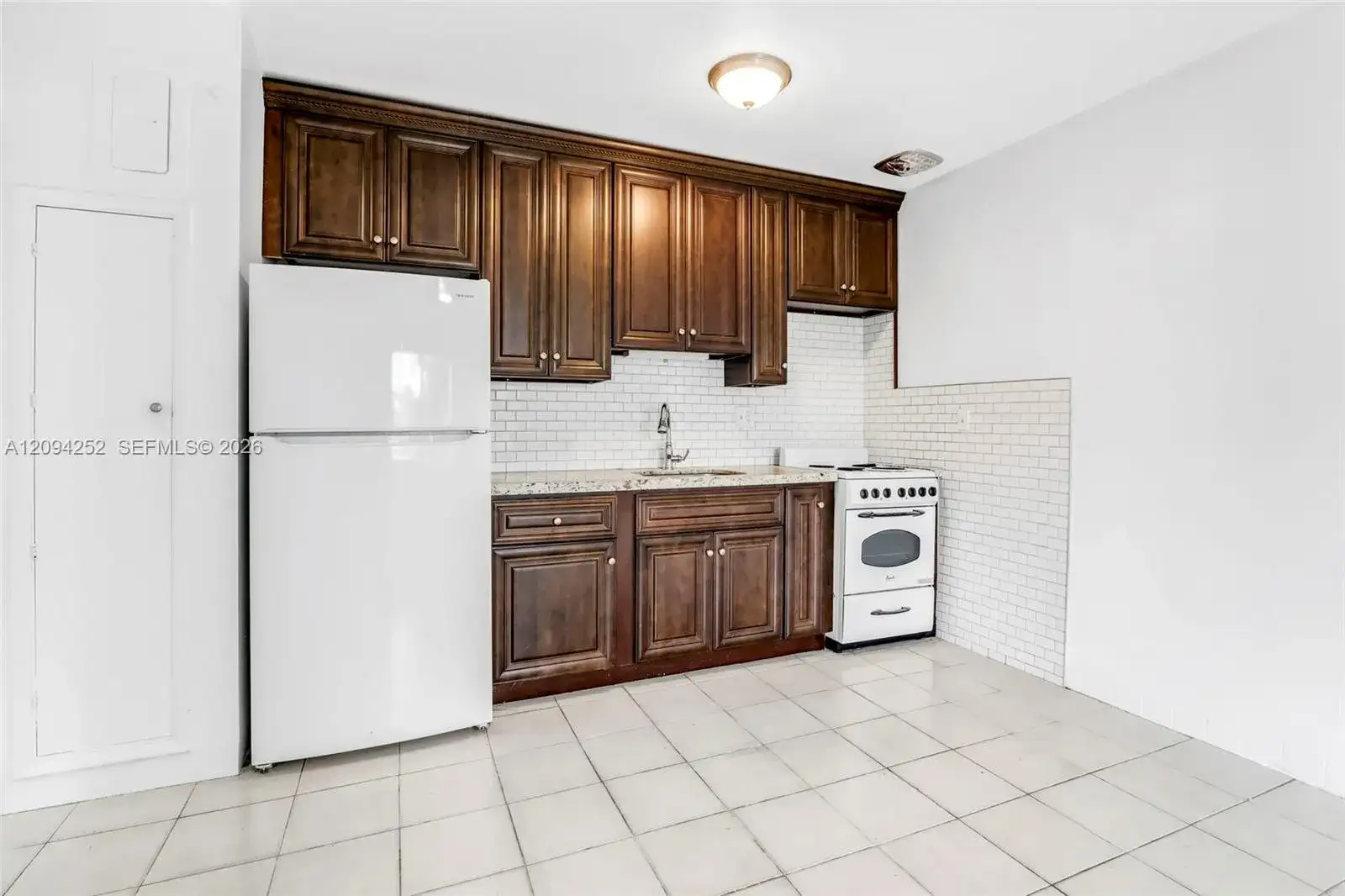 123 SE 2nd Ave # 1, Hallandale Beach FL 33009 photo 5