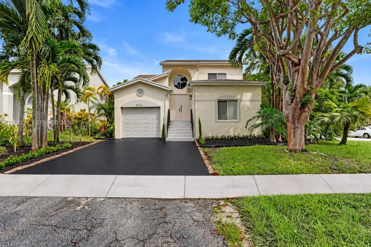 8741 SW 10th St, Pembroke Pines FL 33025 photo 2
