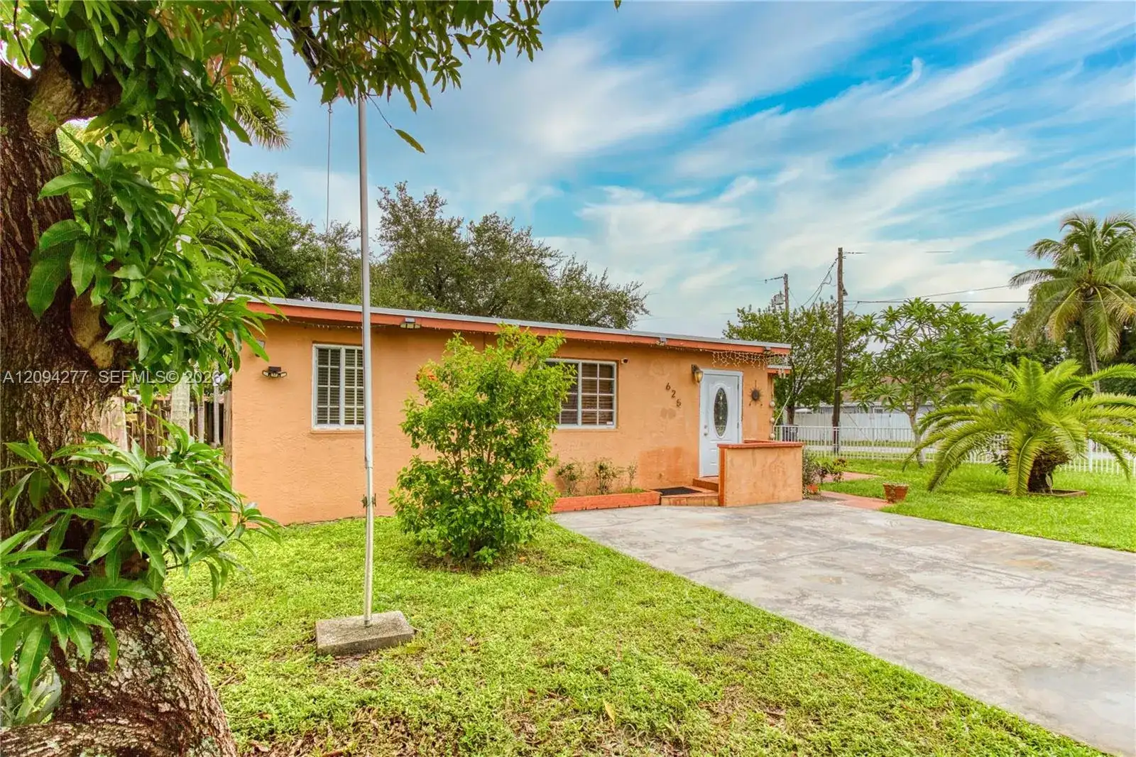 625 Columbus Pkwy, Hollywood FL 33021 photo 3