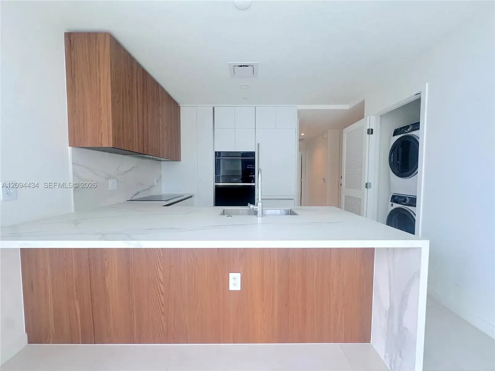 1400 Biscayne Blvd # 402, Miami FL 33132 photo 2