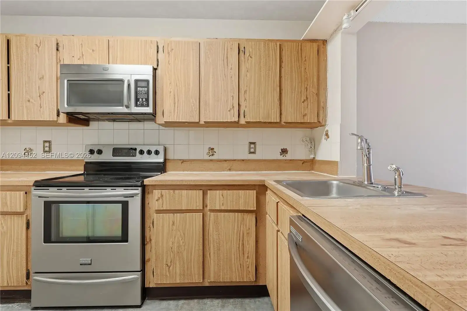 2655 W 67th Pl # 13, Hialeah FL 33016 photo 4