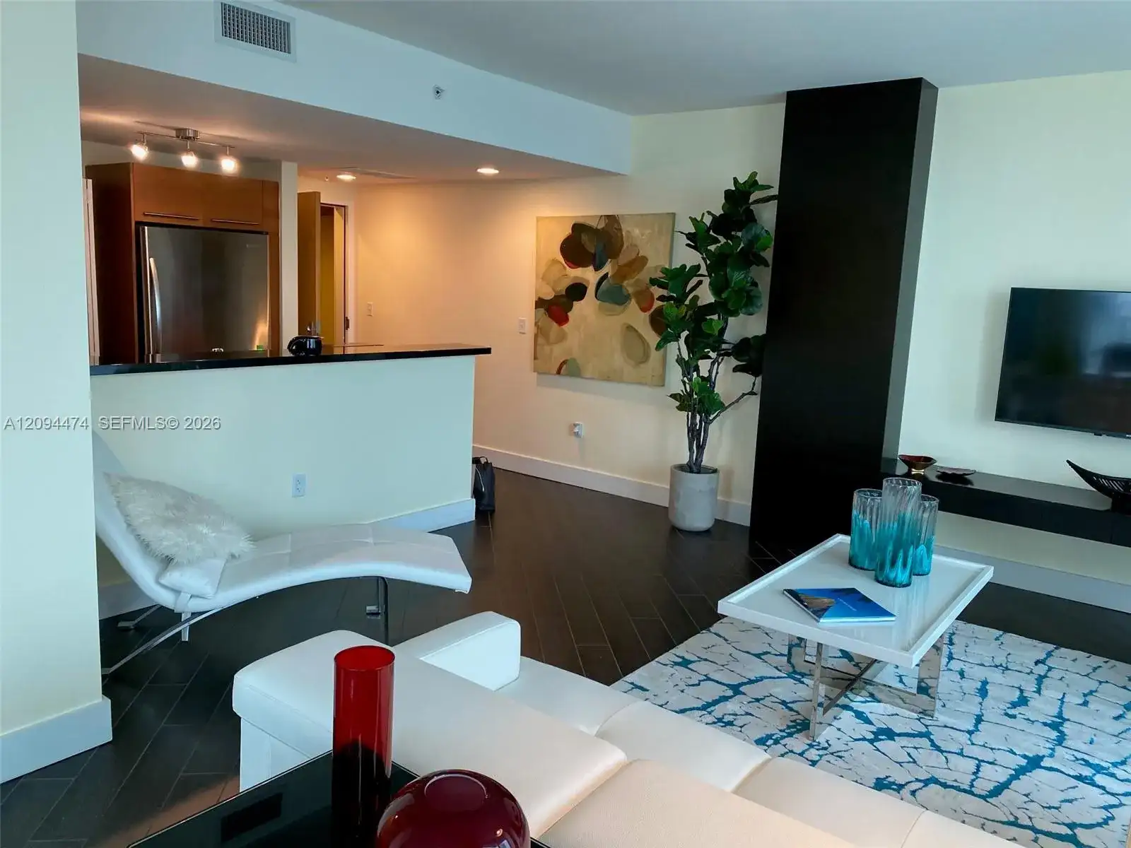 253 NE 2nd St # 3408, Miami FL 33132 photo 4