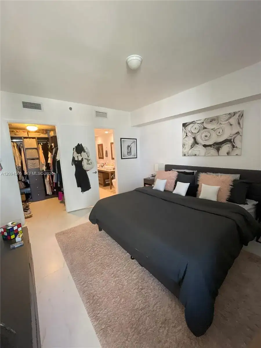 475 Brickell Ave # 2114, Miami FL 33131 photo 5