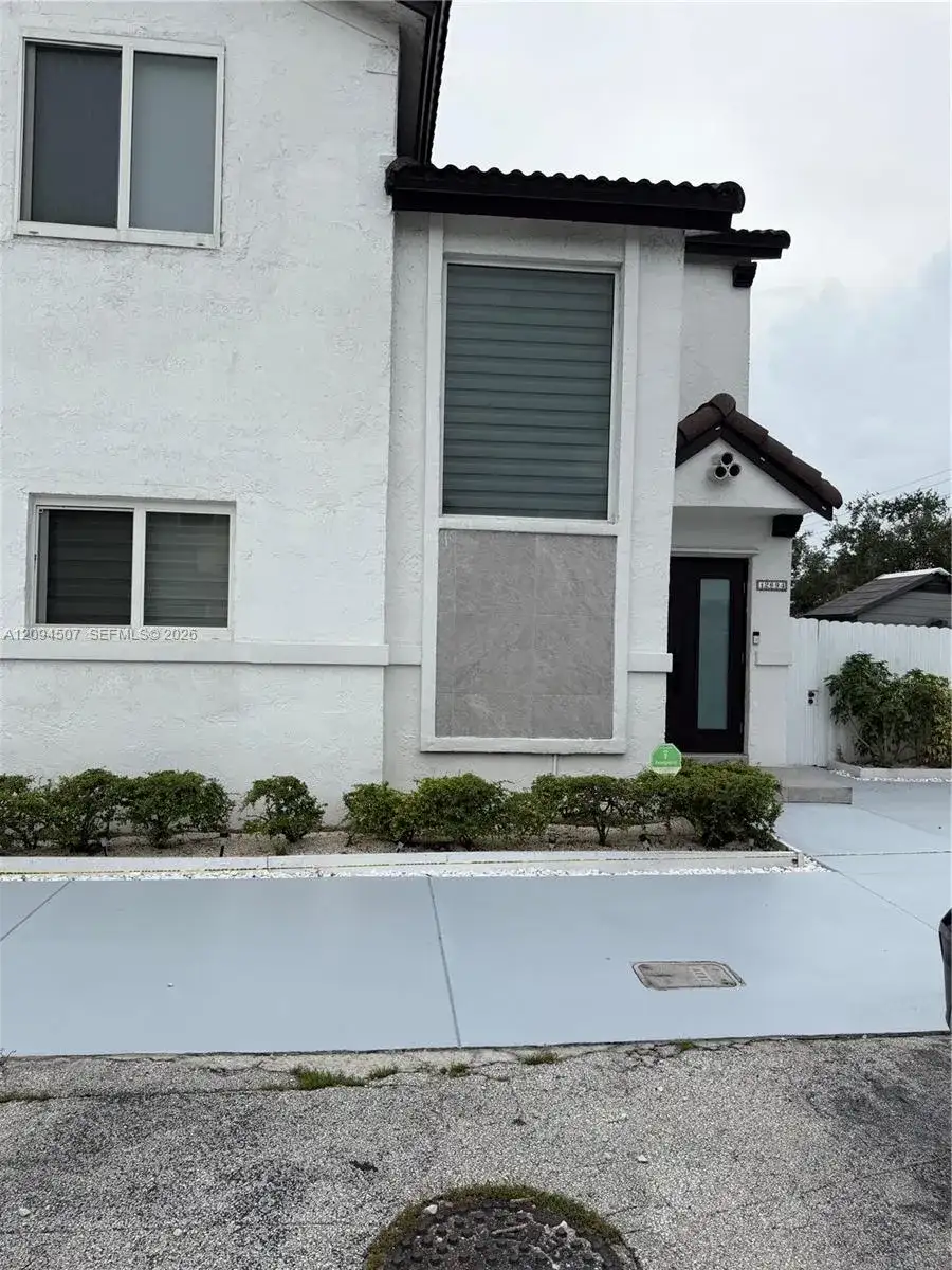 12694 NW 8th Trl, Miami FL 33182 photo 3