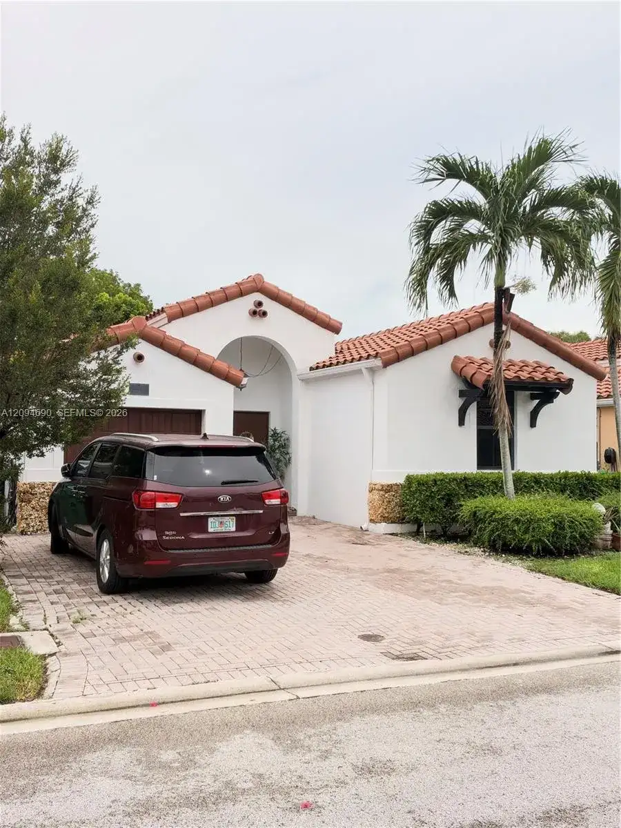 9947 NW 10th Ter, Miami FL 33172 photo 2