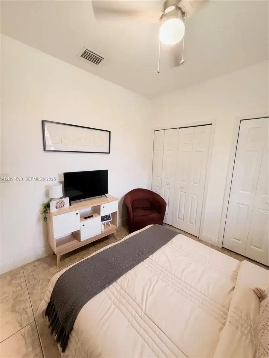 9947 NW 10th Ter, Miami FL 33172 photo 4