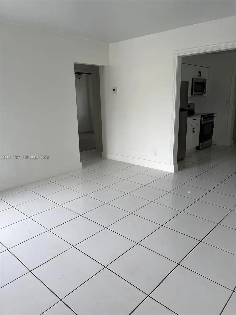 1172 NW 100th Ter # 1172, Miami FL 33150 photo 3