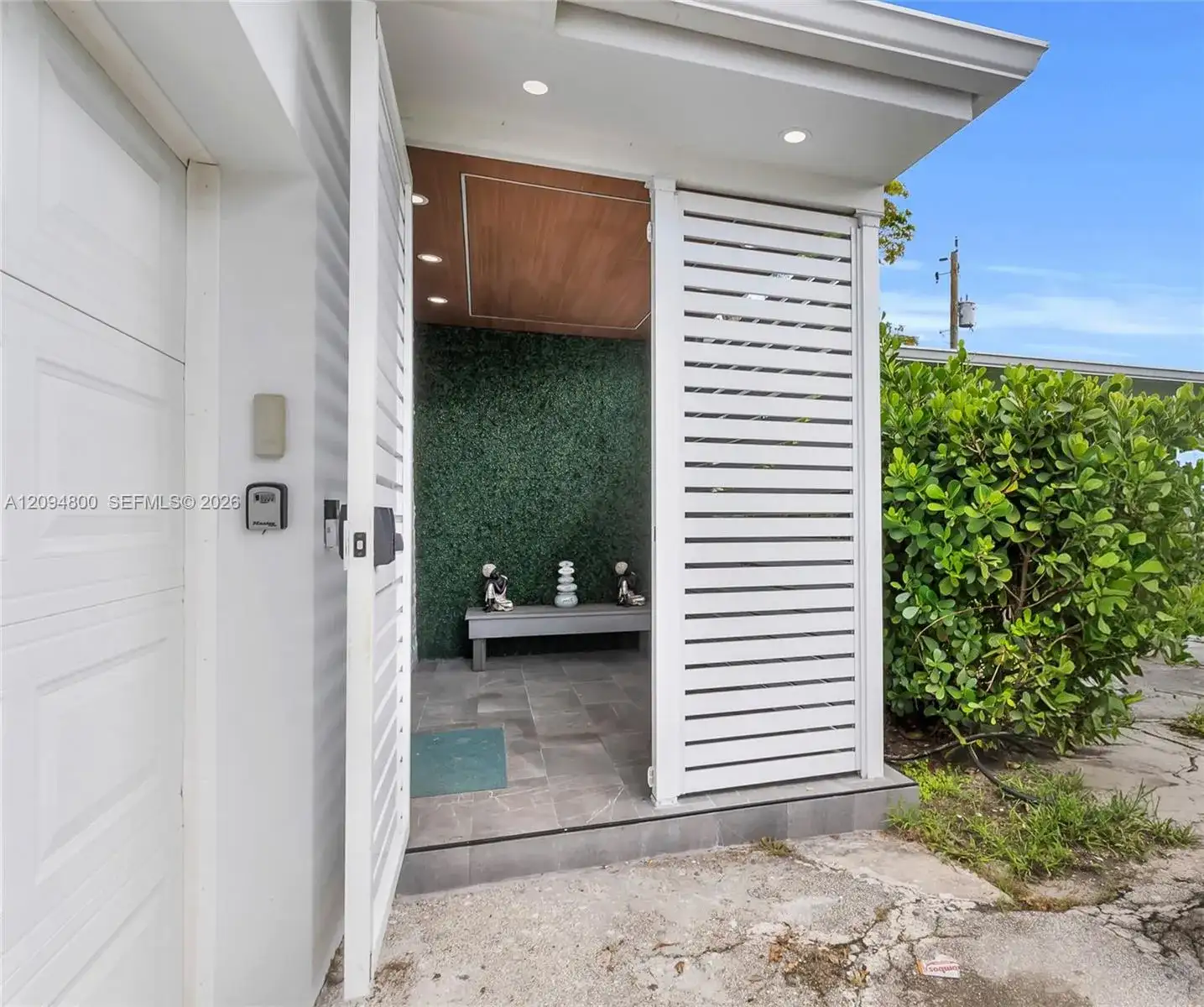 1175 NE 109th St, Miami FL 33161 photo 2
