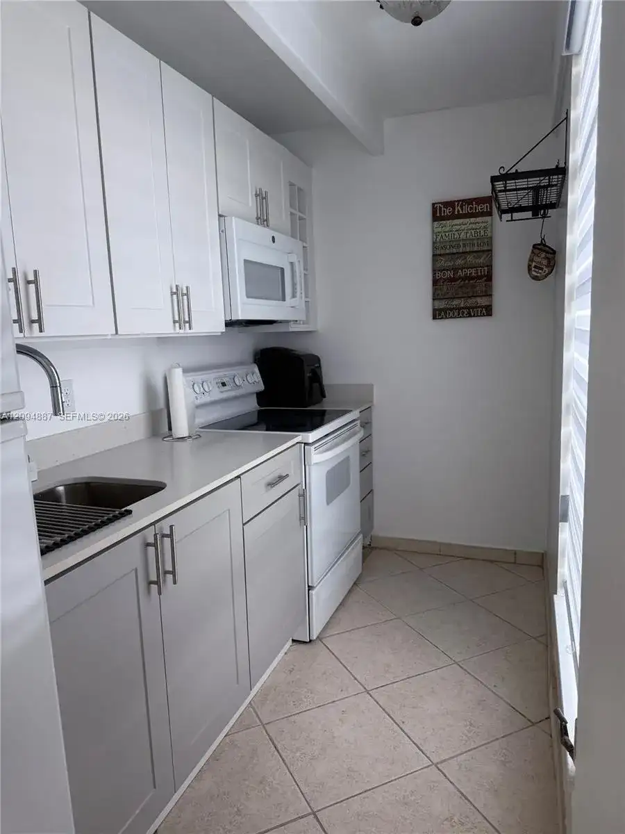 925 Club Circle # 925, Lake Wales FL 33854 photo 3