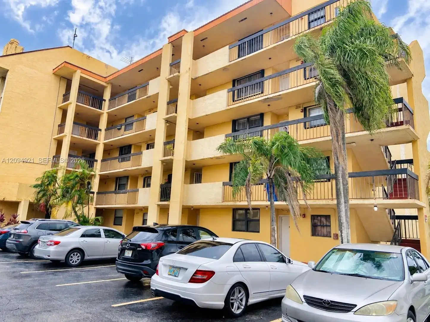 8881 Fontainebleau Blvd # 307, Miami FL 33172 photo 2
